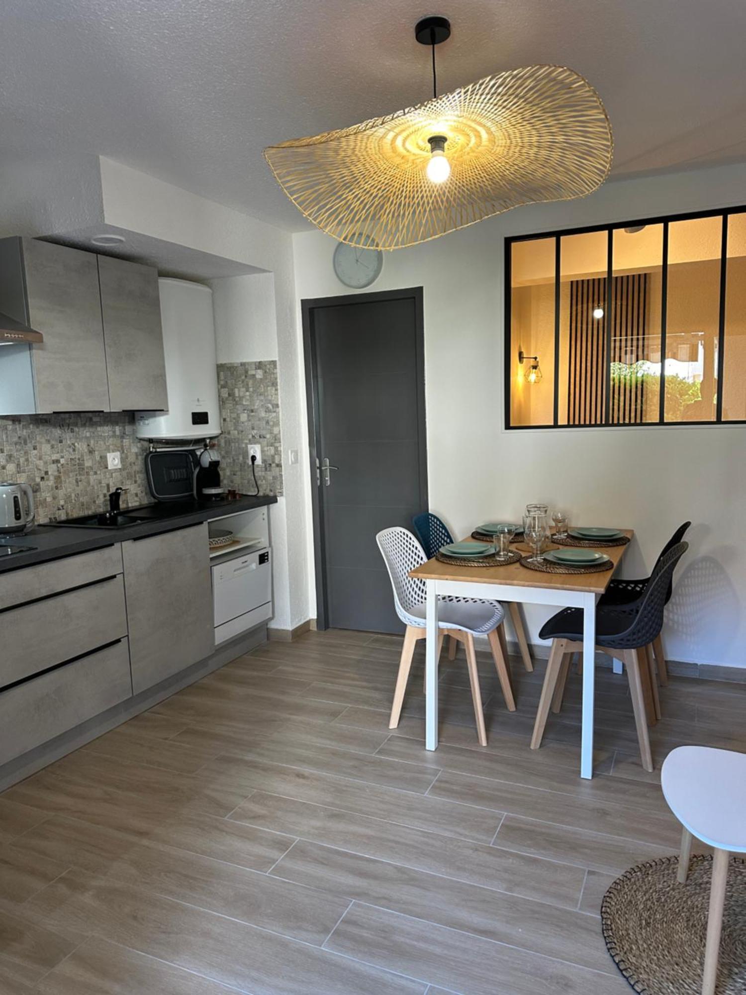 Appartement Climatise Avec Chambre Et Parking Privatif Locations Vld Camargue Saintes-Maries-de-la-Mer Zewnętrze zdjęcie
