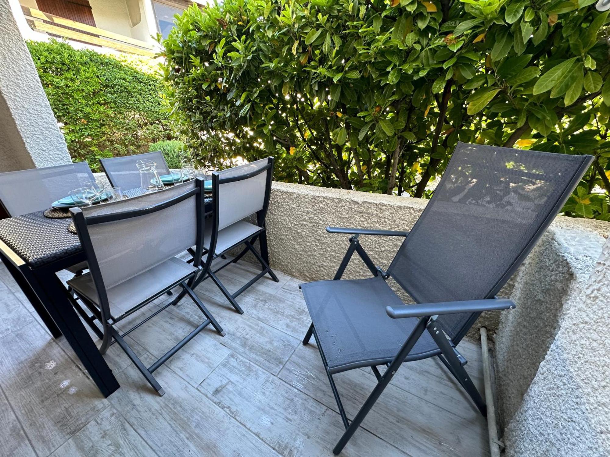 Appartement Climatise Avec Chambre Et Parking Privatif Locations Vld Camargue Saintes-Maries-de-la-Mer Zewnętrze zdjęcie